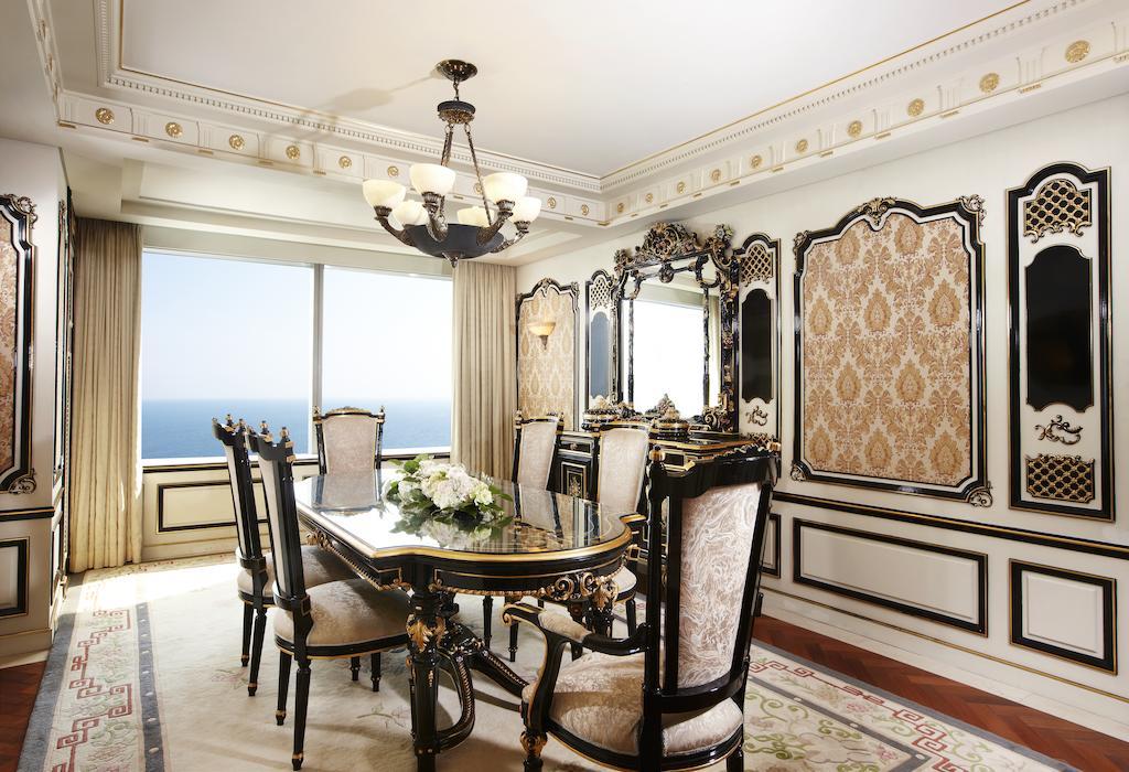 Haeundae Grand Hotel ปูซาน ภายนอก รูปภาพ A dining room