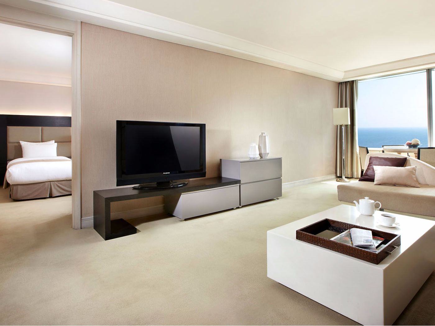 Haeundae Grand Hotel ปูซาน ภายนอก รูปภาพ A suite at the hotel