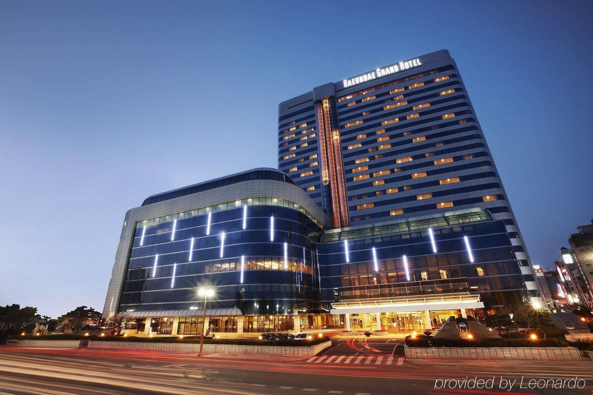 Haeundae Grand Hotel ปูซาน ภายนอก รูปภาพ The hotel in 2012
