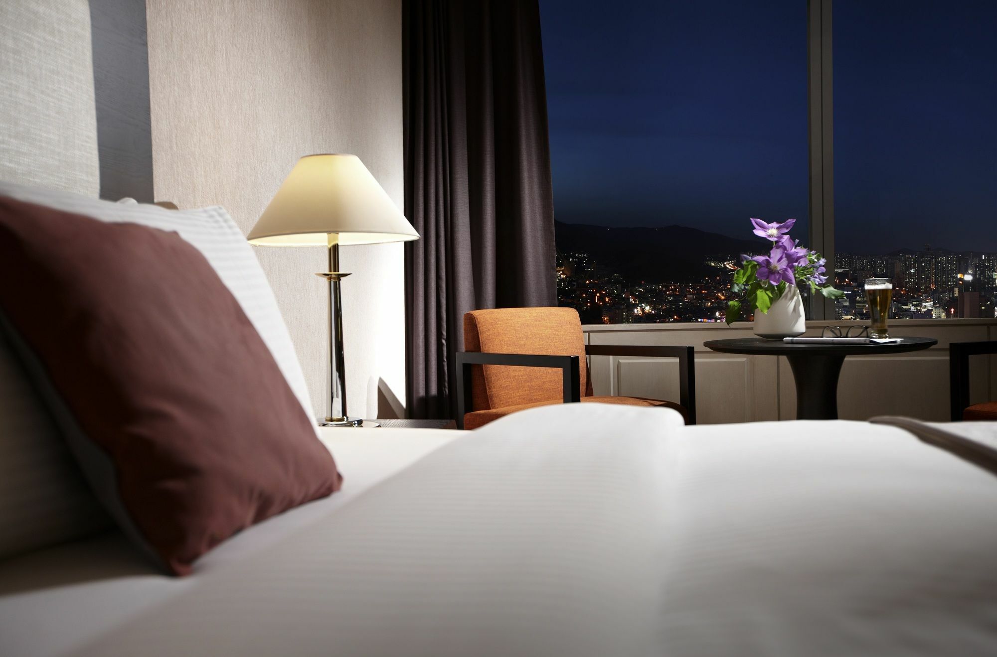 Haeundae Grand Hotel ปูซาน ห้อง รูปภาพ A room at the hotel