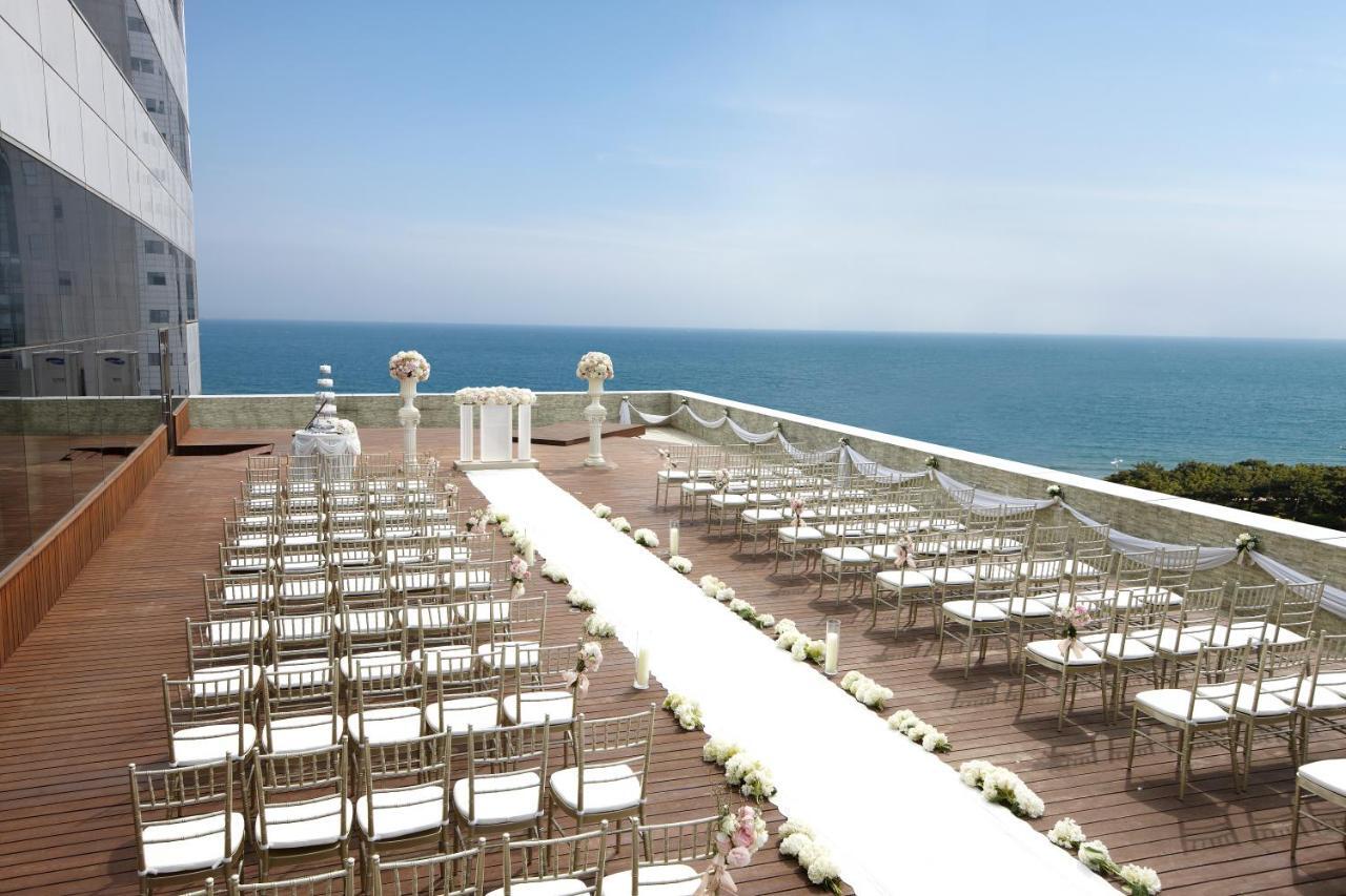 Haeundae Grand Hotel ปูซาน ภายนอก รูปภาพ The rooftop of the hotel